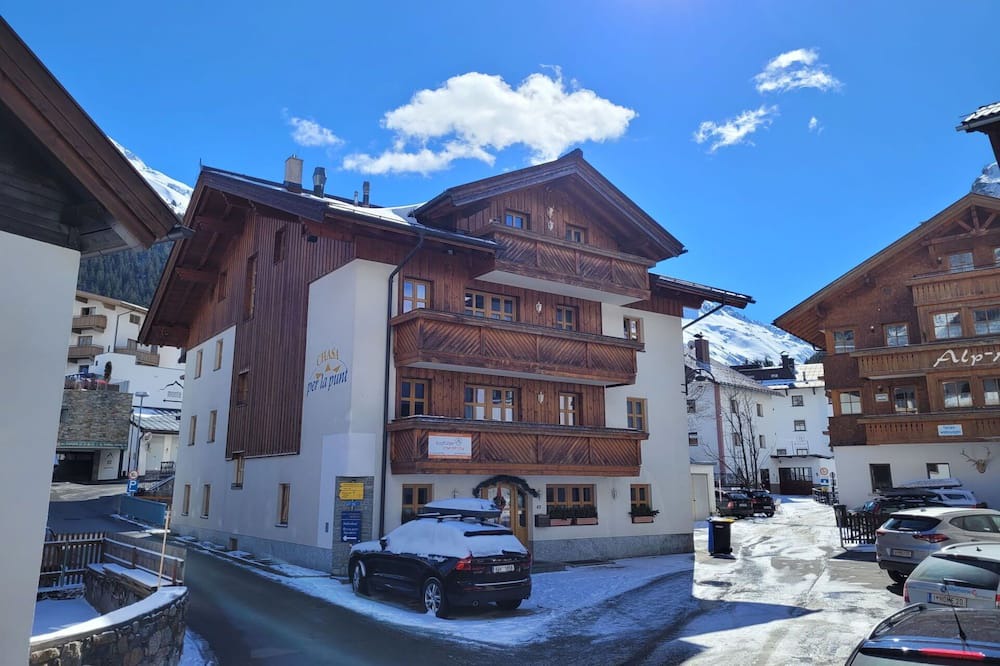 Galtur Apartment | Cosy apartment for 4 people with WIFI, TV, balcony and parking