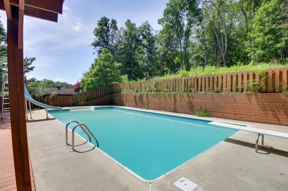 Natural Bridge Cabin | Mountain Lodge: Heated Pool 83°