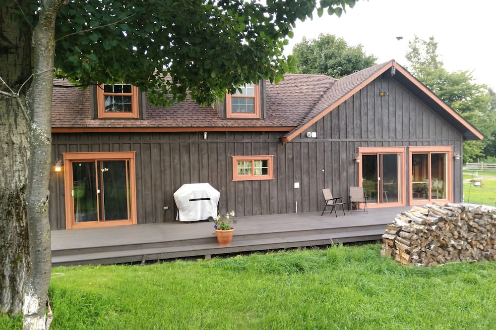Town of Dickinson Center House | Spacious Ranch House Getaway, huge property, sleeps 7, nature hike to river!