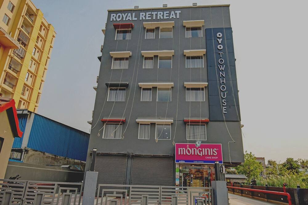 Dumdum House | Super OYO Townhouse 75779 The Royal