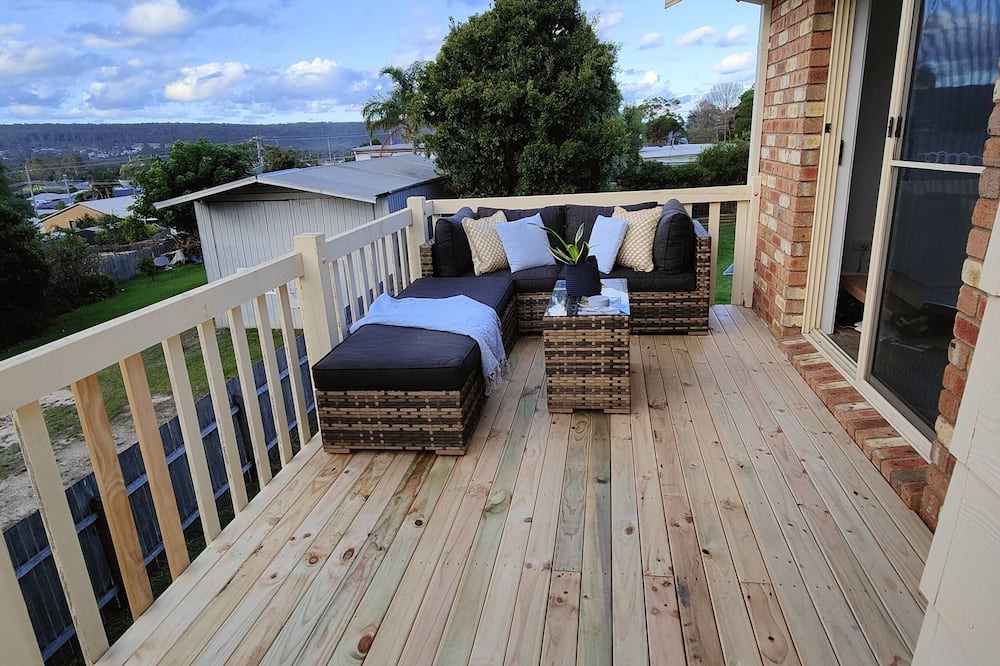 Eden House | Easy Walk to Beach & Town, pet friendly with SUPERHOSTS