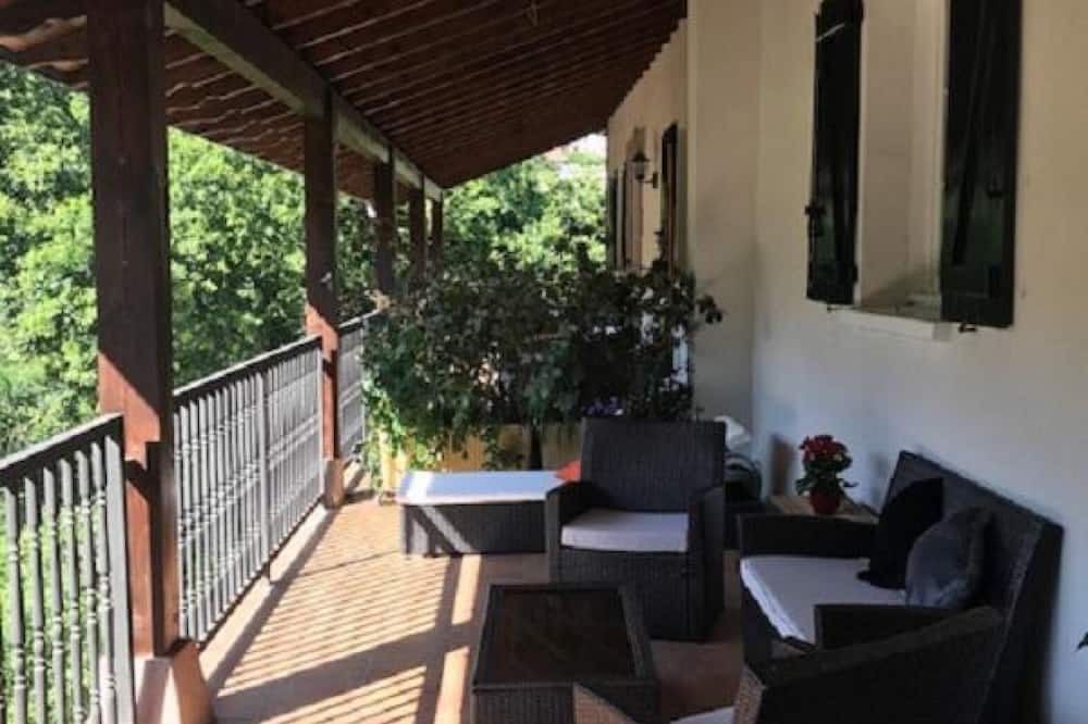 Navarra Pyrenees Apartment | Apartment 'Etxezurialde I' with Mountain View, Private Terrace and Wi-Fi