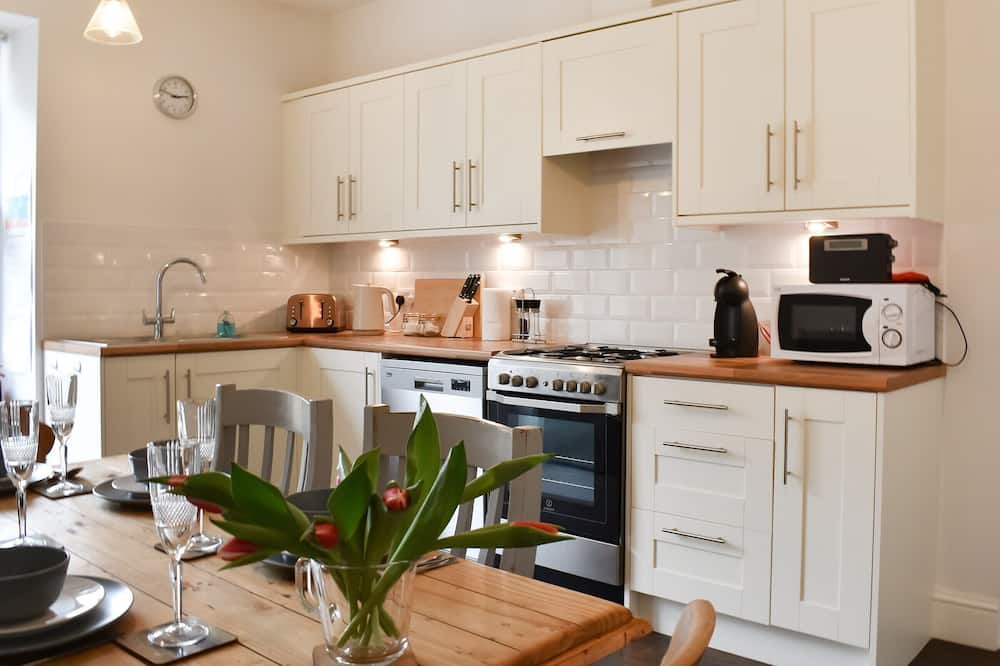 Arnside Cottage | Belmont Apartment seamlessly combines modern comfort with timeless charm, providing a tranquil sanct