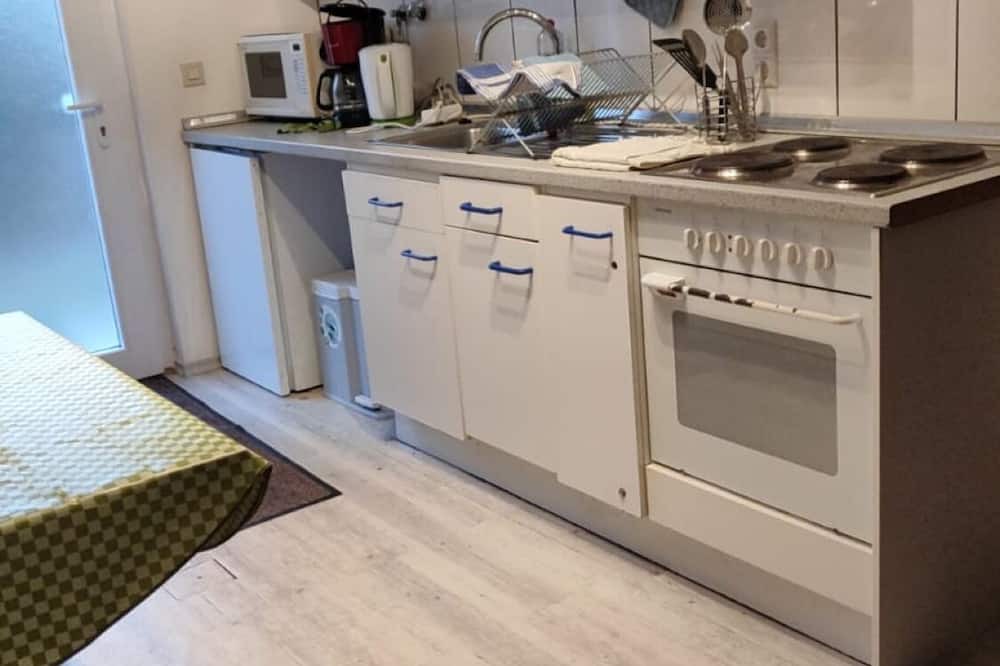 Rot am See Apartment | Apartment 'Einliegerwohnung Gretels Idyll' with Private Terrace and Wi-Fi
