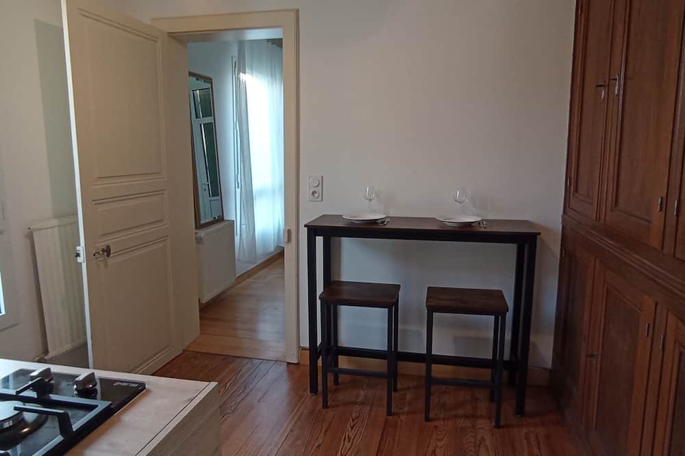 Laluque Apartment | Location Appartement Dans une Grande Maison de Campagne Avec Jardin Boisé