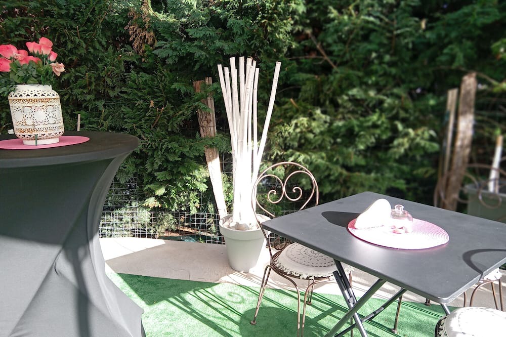 Montpouillan House | Holiday Home 'Le Refuge Zen Et Bien-être Bulle' with Private Pool, Private Terrace and Wi-Fi