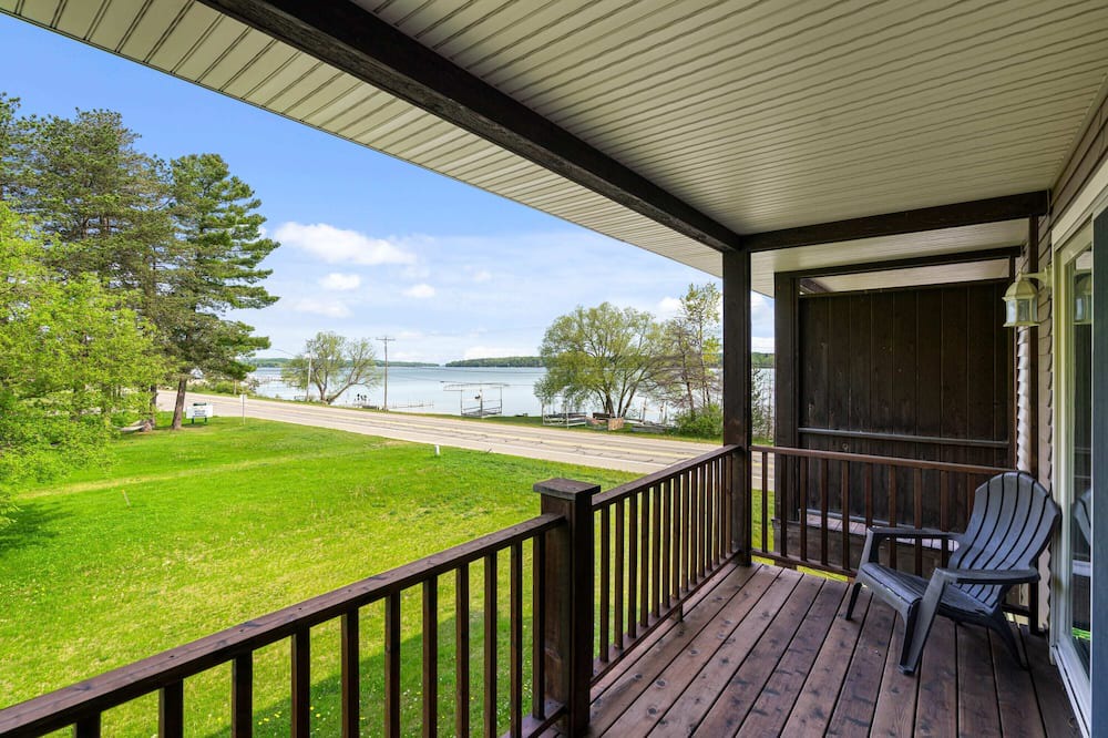 East Jordan Hotel | South Arm Retreats