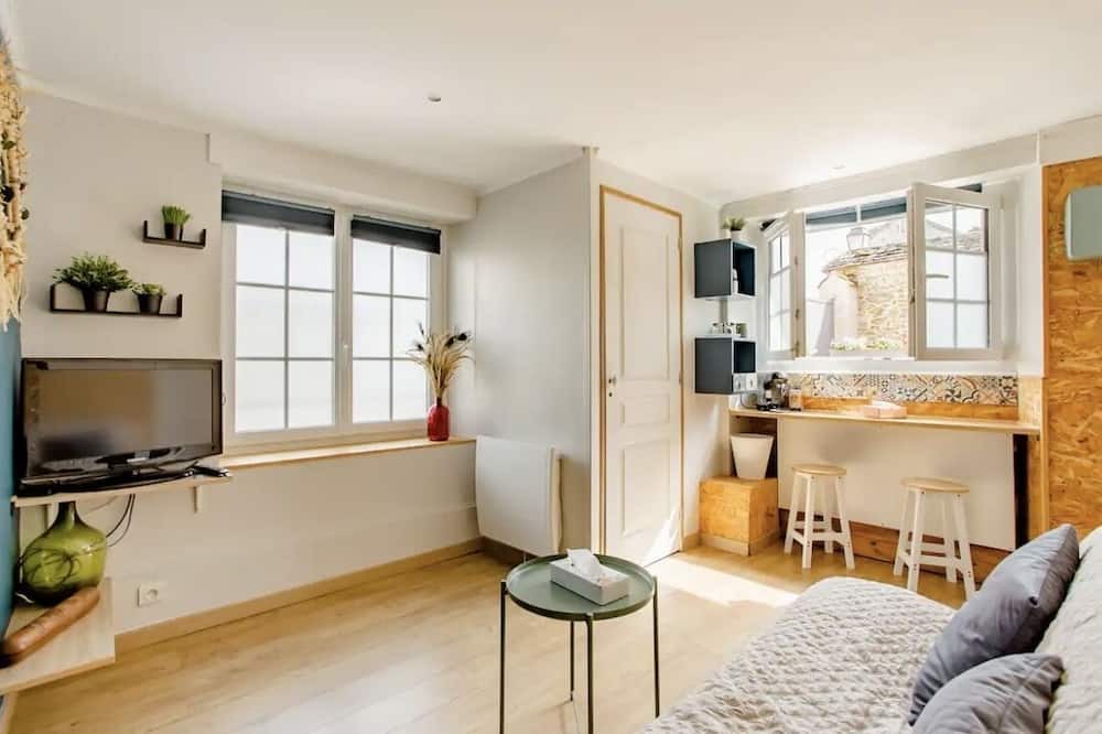 Perigny Bed & Breakfast | La Charmante Meulière - Studio Indépendant 18m2