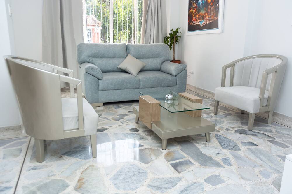 Palmira House | Lovely 4-Bed House in Palmira Valle del Cauca