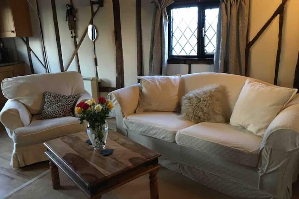 Nuthurst House | The Dairy - beautiful 300 yr farm dairy