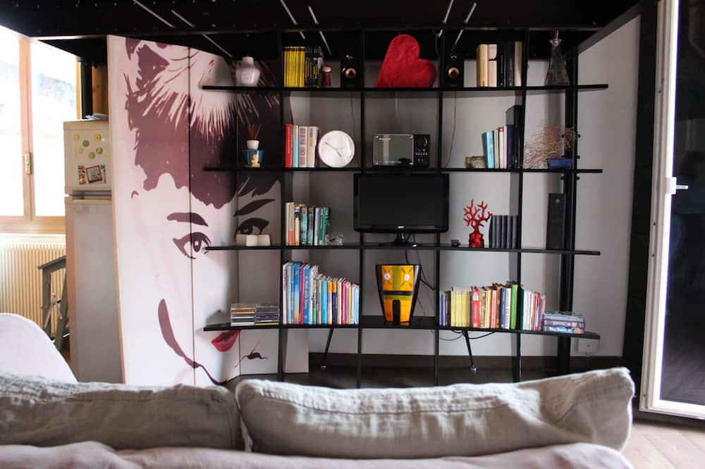 Fezzano Apartment | Vrbo Property