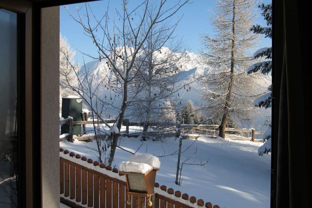 Oberperfuss Apartment | Mountain hut near ski lift