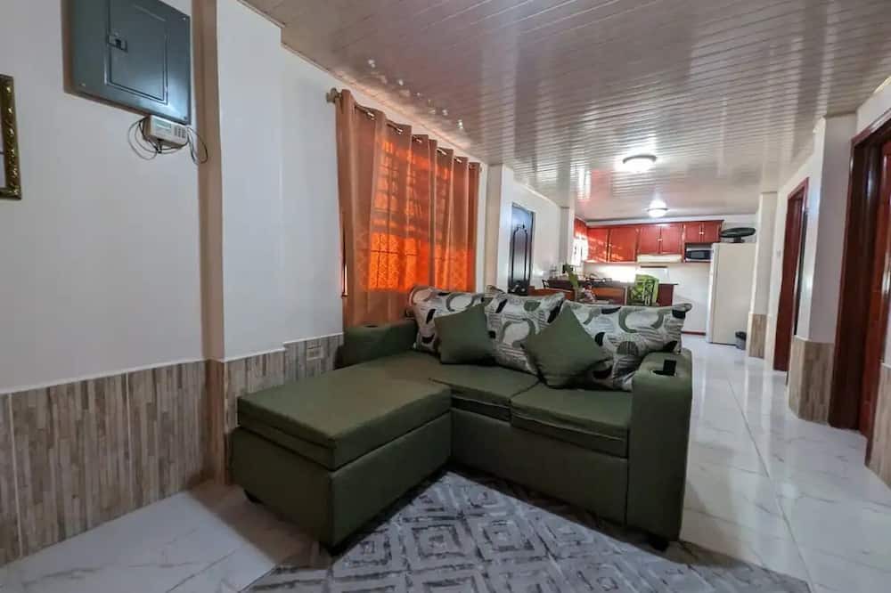 Georgetown Apartment | Comfy and Cozy Apartment