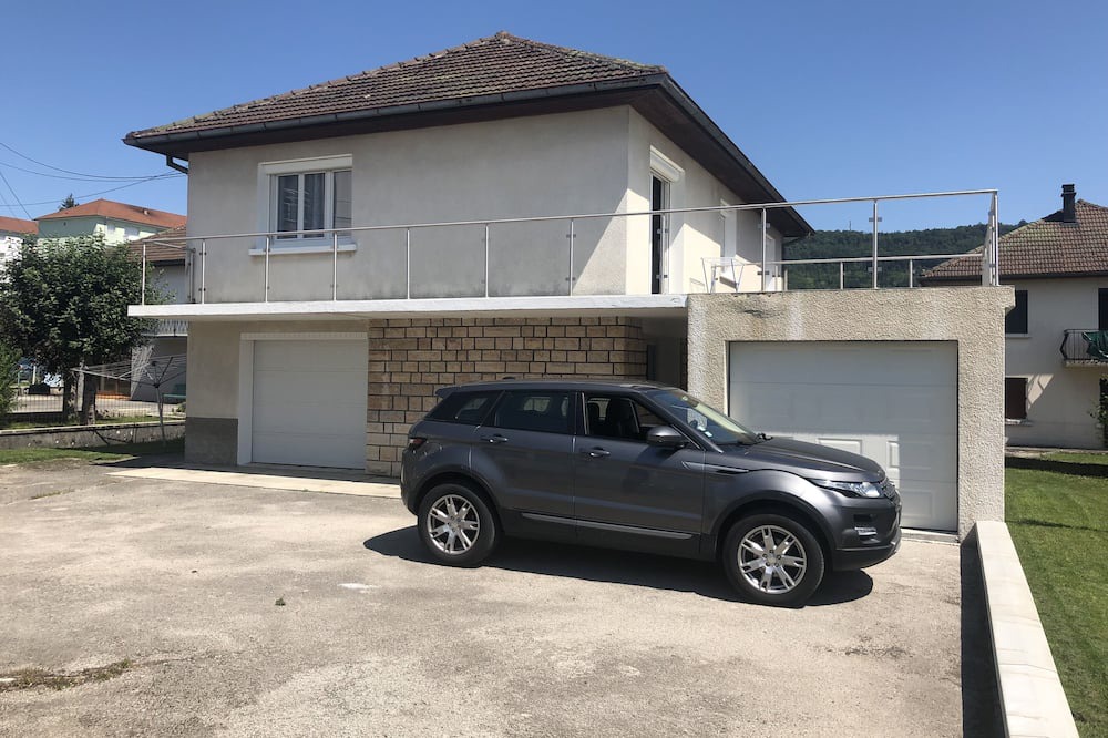 Champagnole House | Location Maison Champagnole Proche de Tout Commerce Dans Rayons de 100 Mètres
