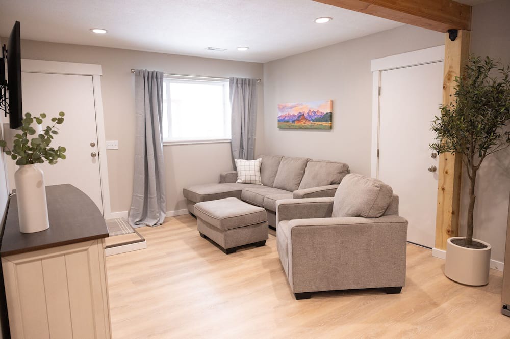 Frontier Condo | Discover Adventure in Kemmerer, WY! Remodeled VRBO with Attached Garage!