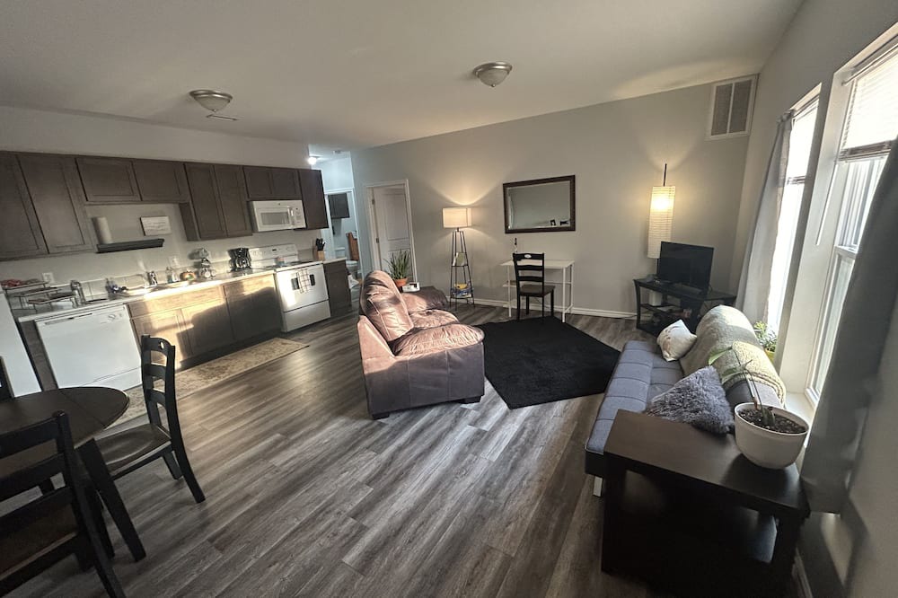 Wichita Apartment | Cozy, central location with amenities galore! Pet-friendly and an attentive host