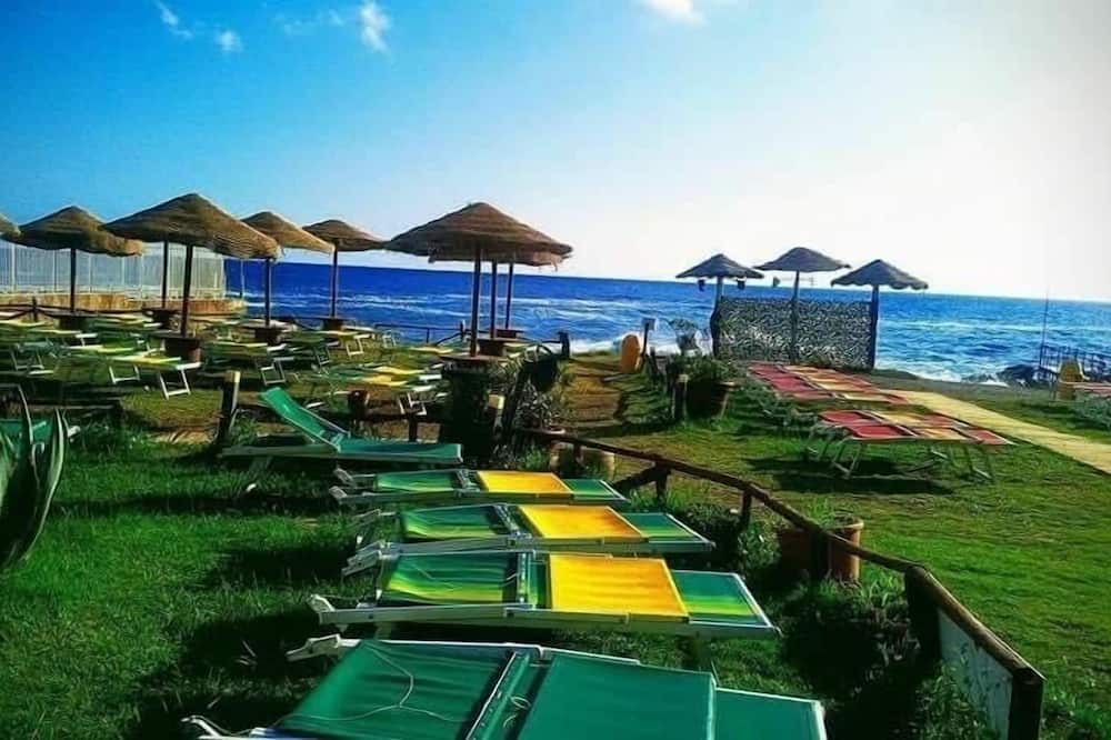 Addaura Apartment | Apartment in villa - 2 minutes walk to the beach