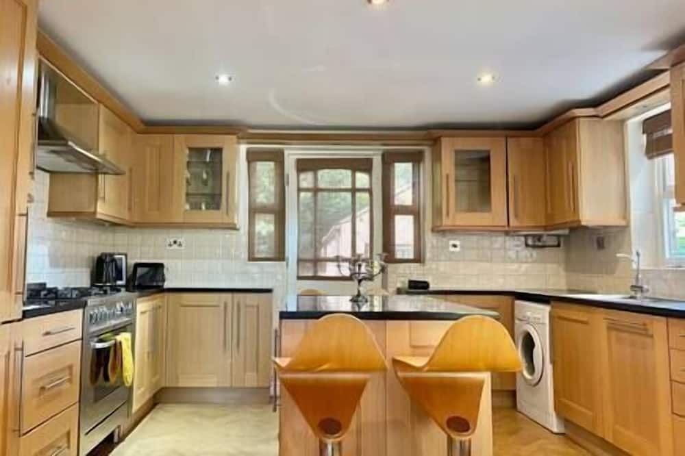 Billingham House | Wynyard Retreat: 3BR Charm