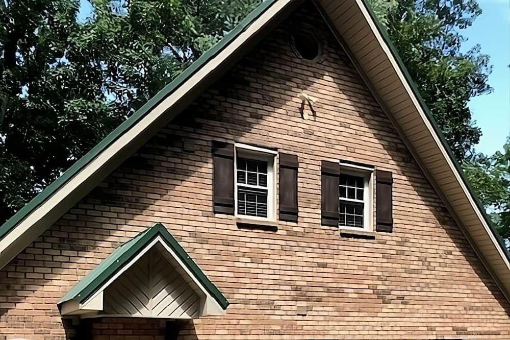 Florence House | Chalet Lake Home with Views, Outdoor Decks and Large Swim Dock Sleeps 8-10