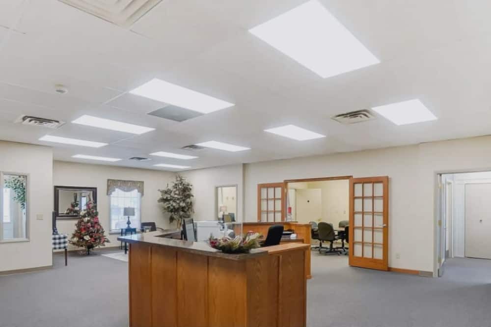 Wapakoneta House | Spacious 3000 sq ft office building in Wapakoneta