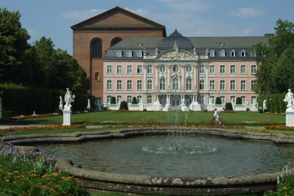 Sankt Aldegund Apartment | Holiday home Schumann