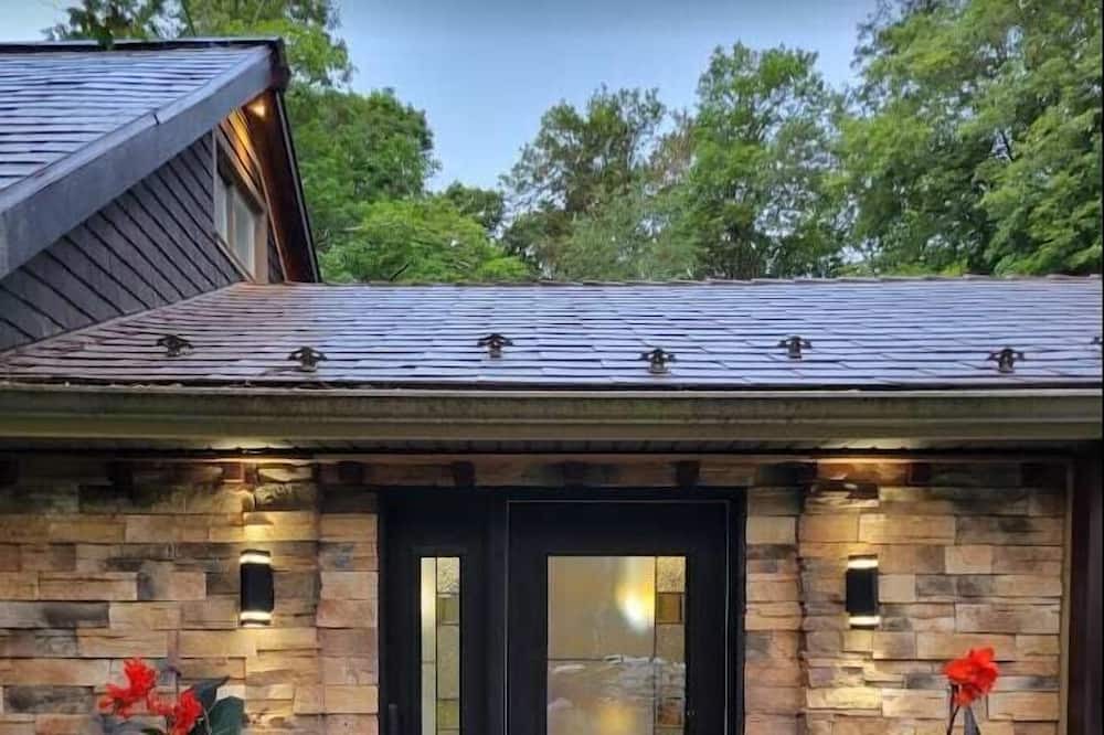 Milton House | Anthropocene Cottage at Crawford Lake