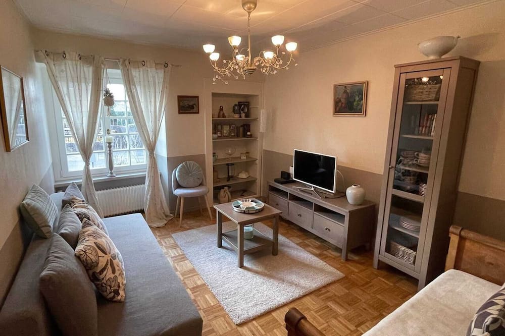 Chavornay House | Homerez - Spacious house for 5 ppl. with terrace at Chavornay