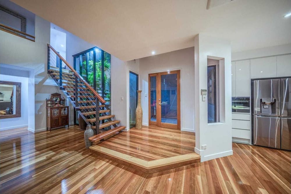 Mount Tamborine House | Coastline Alpine Villa