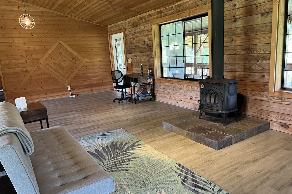 Mountain View Cabin | Hawaiian Forest Estate. 3 Cabins- Sleeps 15! 30 Minutes to Volcano National Park