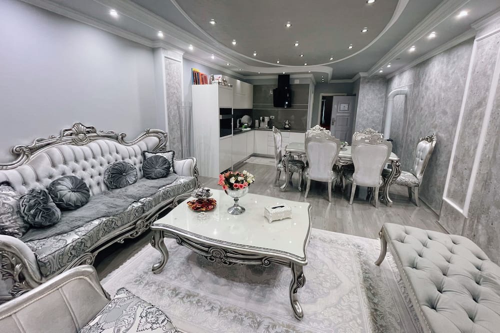 Bouvet Island House | Luxury Apartment