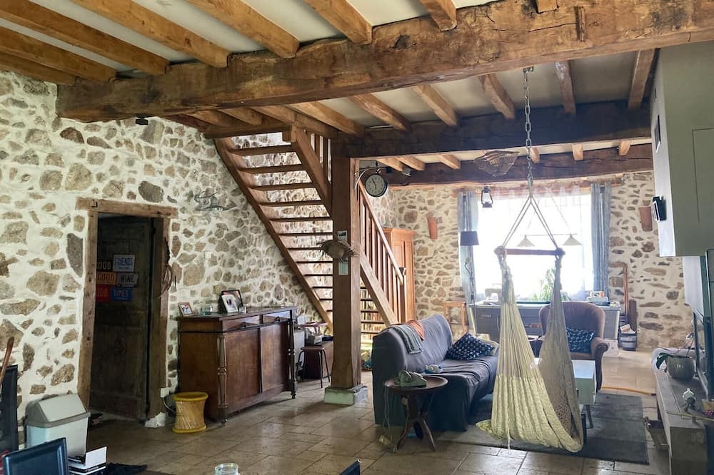 Mendionde House | Au Cœur du Pays Basque, Maison Style Basque Rénovée, Beaucoup de Charme