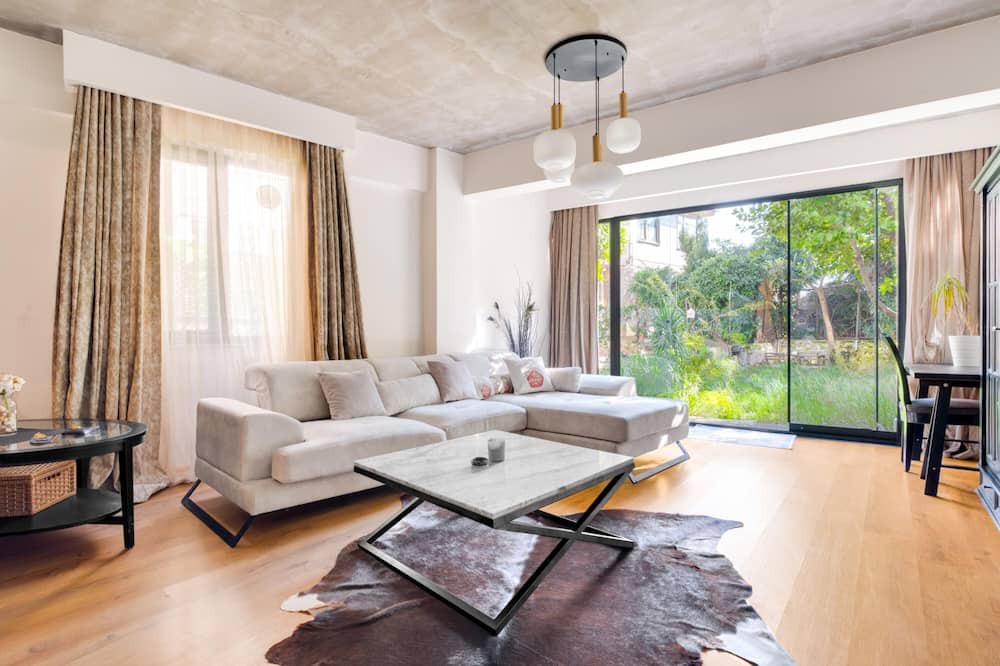Kabatas Apartment | Flat w Turkish Bath 5 min to Kabatas Pier