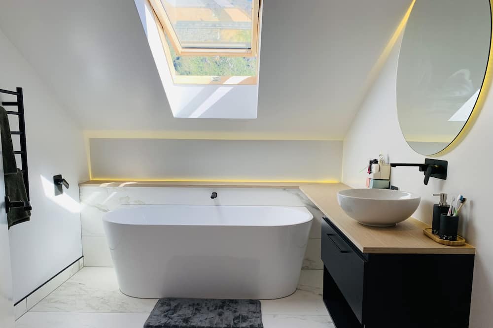 Kingston House | Stylish Alpine house in Kingston.
