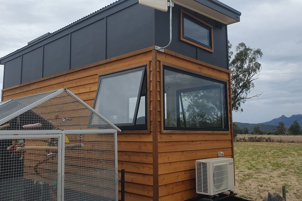 Bullawa Creek House | 'Tinylicious' Custom Offgrid Tiny with a View