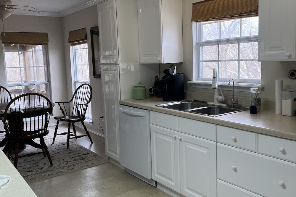 Leesville House | Serene riverfront property on the Guadalupe River