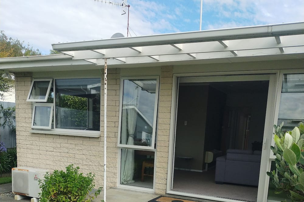 Invercargill House | Warm and Comfortable Invercargill Hideaway. Off Street Parking. 5 min to town