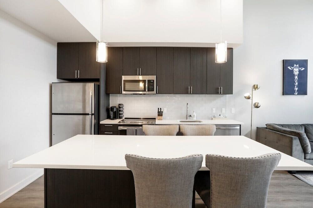 McLean Apartment | Welcome to our luxurious 2-bed, 2-bath apartment in the heart of McLean Commons!