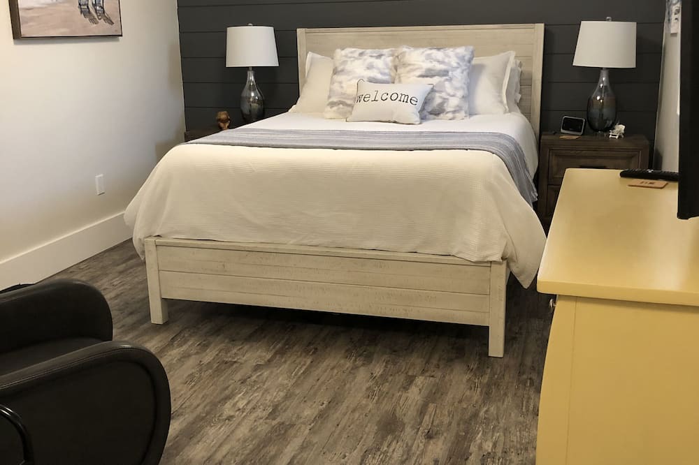 Cobourg House | A cozy 5 star, 1 bedroom, 1 bath in downtown Cobourg . Newly built in 2020!