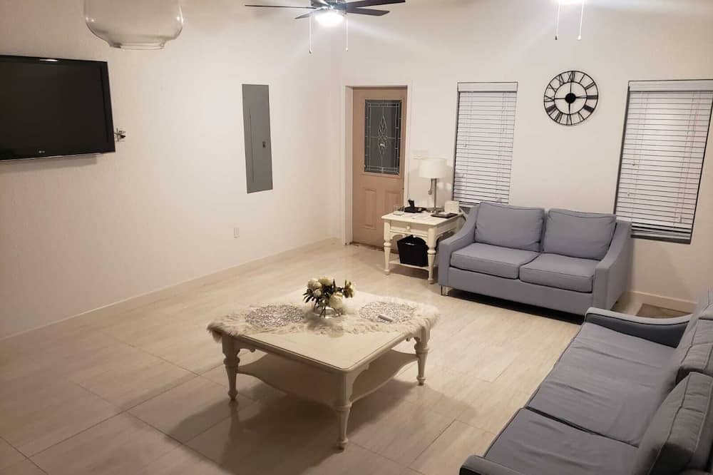 Savannah House | 5 MIN /SPOTTS BEACH. 20 min to other Attractions on East side of Island