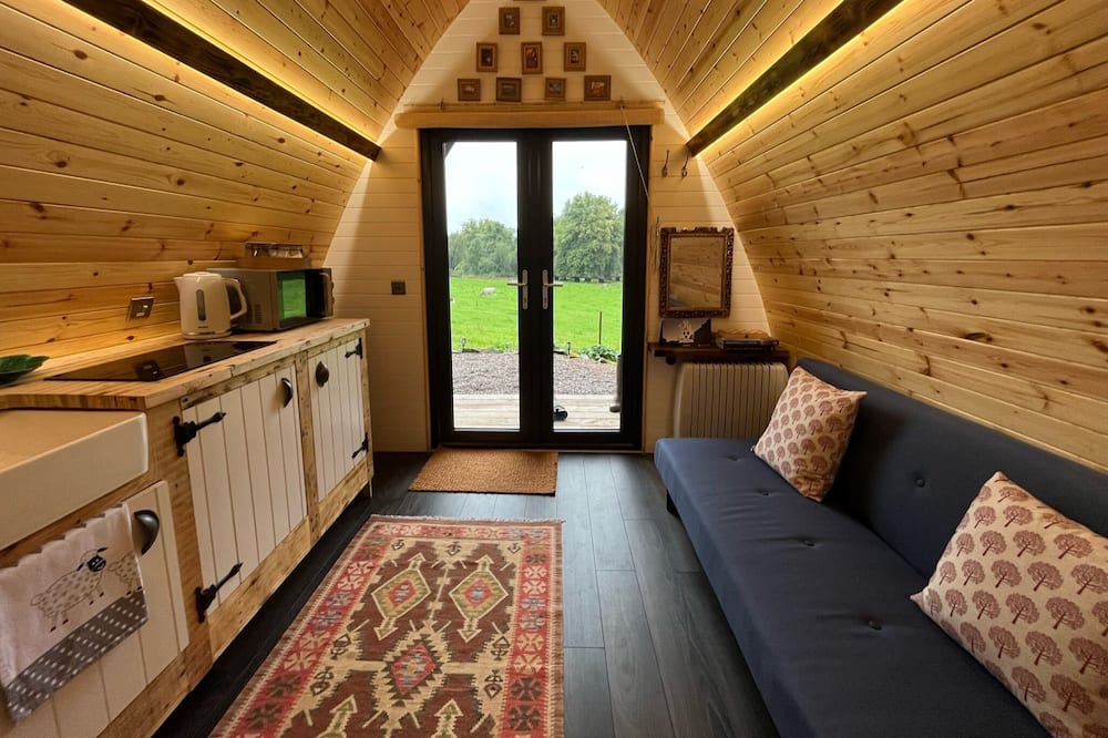 Enniskillen Cabin | Tranquil Cabin set in 300 acre private estate