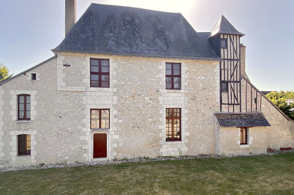 Ambillou House | 16th century mansion, in the heart of the Loire castles