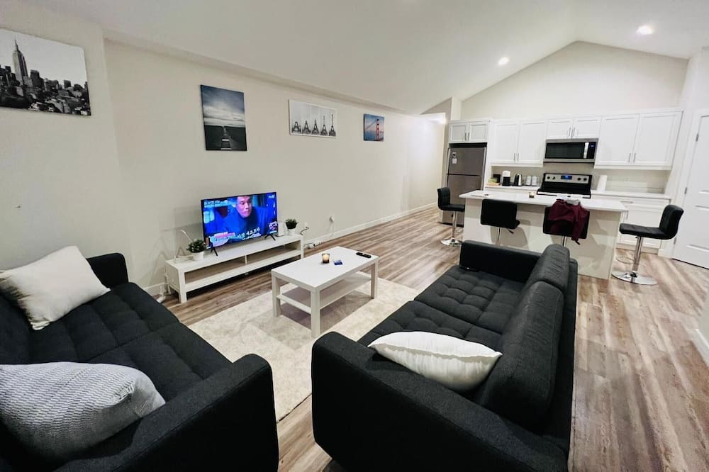 Transcona Apartment | Stay with us - #Transcona