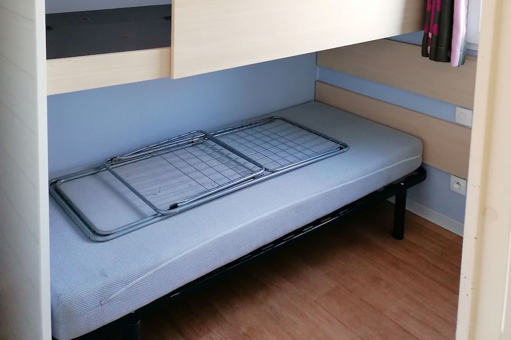 Bollezeele House | Joli Mobil Home 2 Chambres Dans un Camping Familiale