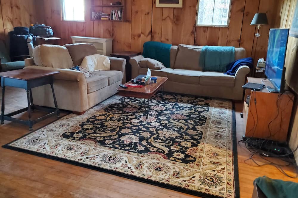 Ripton Cabin | Cozy Cabin on Robert Frost Mountain in Ripton, Vermont