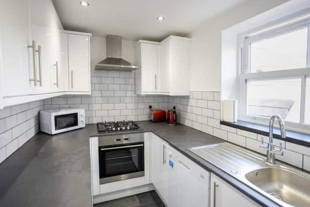 Snowdonia National Park Cottage | Fabulous hot tub cottage with Snowdon views!