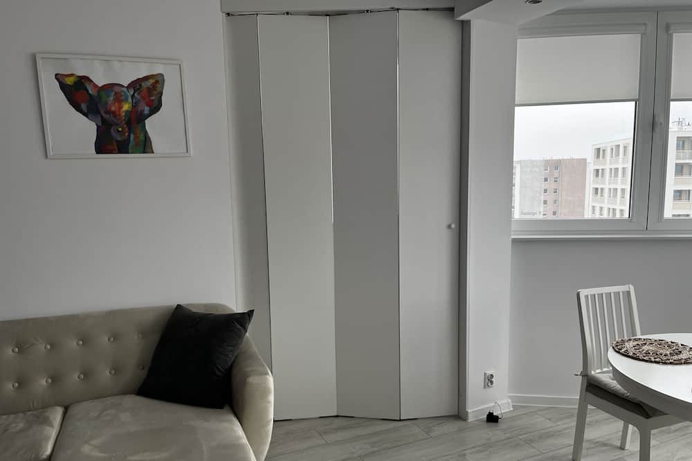 Ursynow Apartment | An apartment with a garage. Pets welcome.