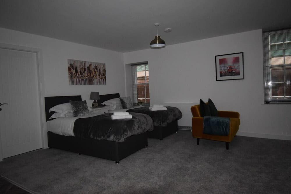 Worksop Apartment | No 8 Modern studio in Worksop