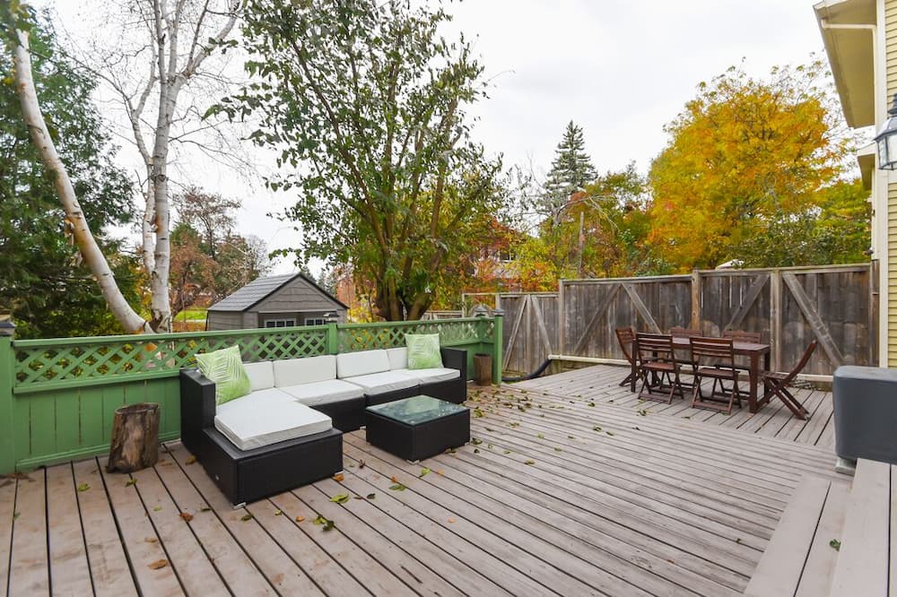 Ottawa Division House | Elegant and private - 3 beds, 2.5 baths - Nepean