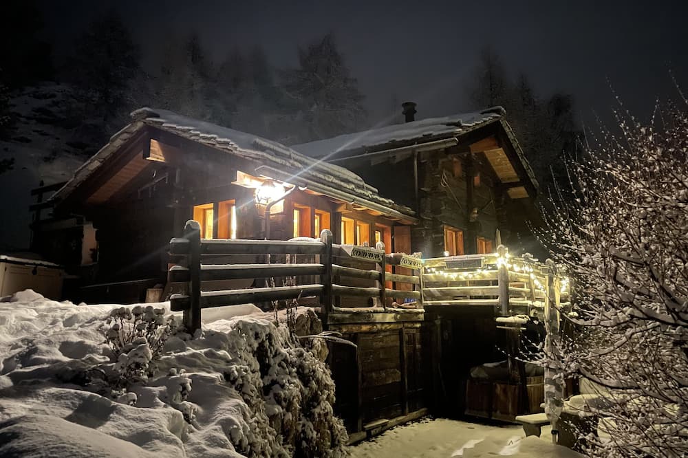 Evolene Ski Chalet | Grange Rénovée 80m2 vue Panoramique au Calme, Accès Facile