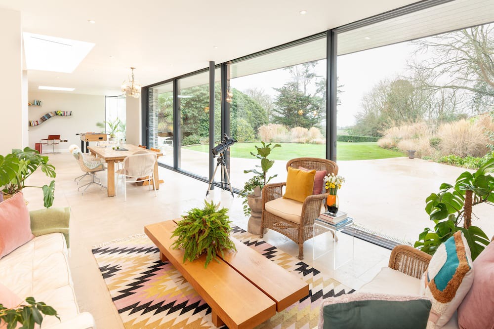 Budleigh Salterton House | Knowle House - Stunning Country House Sleeps 12 Devon Heated Pool, Dog Friendly